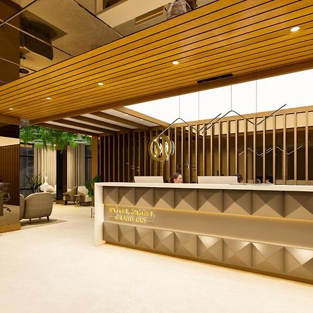 Model Grand Inn Bellary Esterno foto