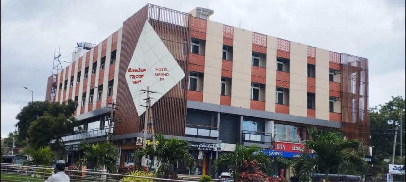 Model Grand Inn Bellary Esterno foto